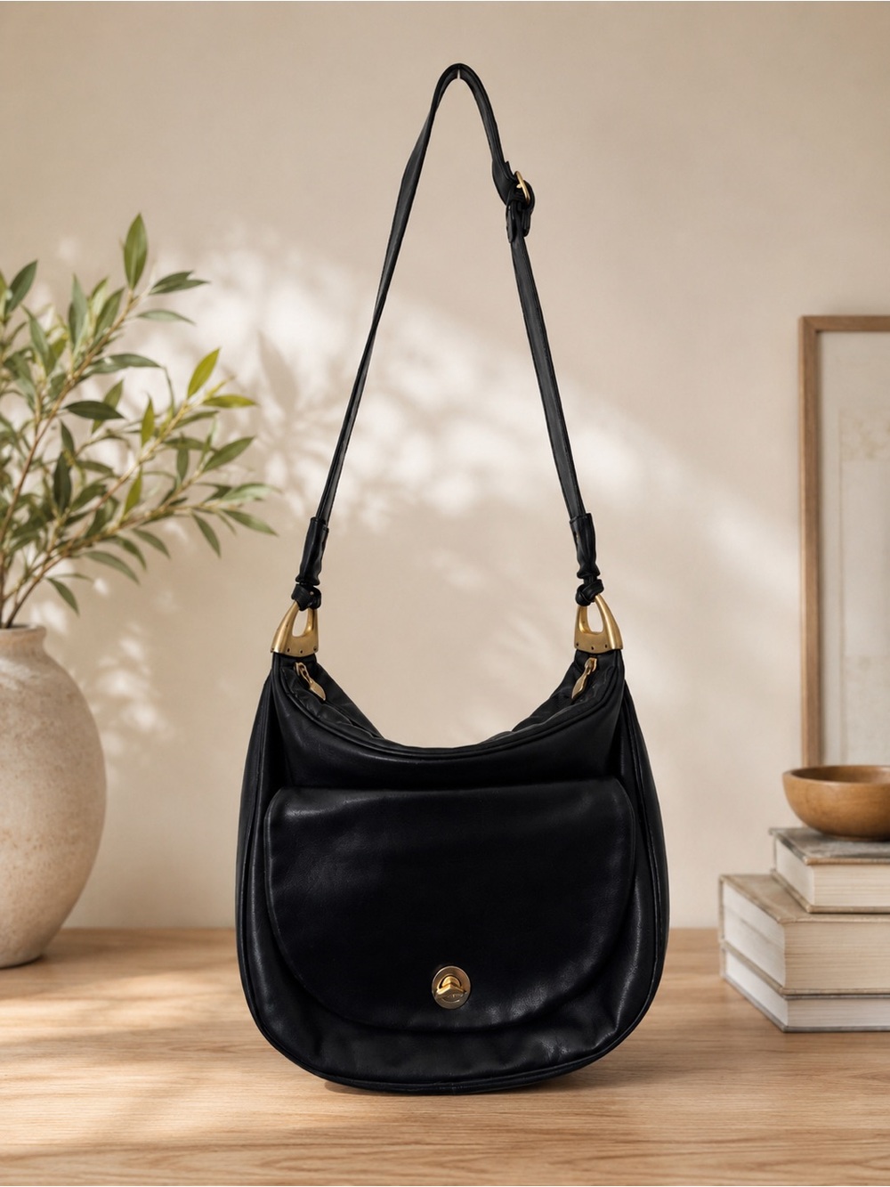 Isanti Italy Black Leather Hobo Shoulder Bag Gold Hardware Made in Italy
